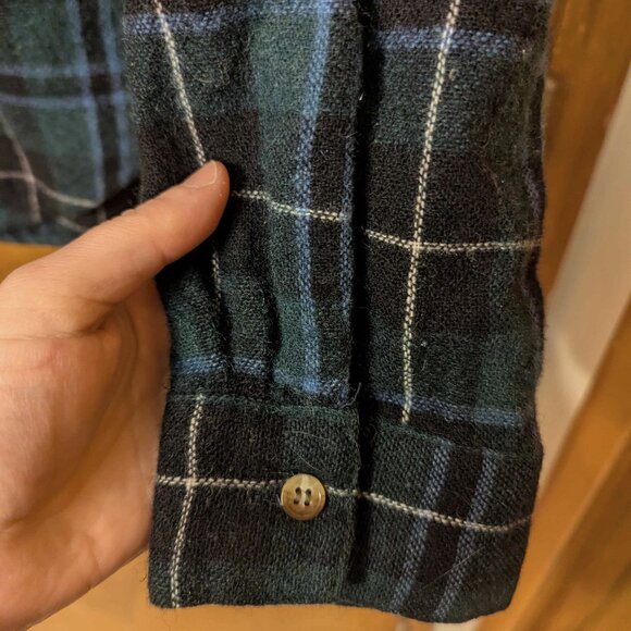 Women's Casual Corner Wool Plaid Button-up Shirt - Picture 3 of 7